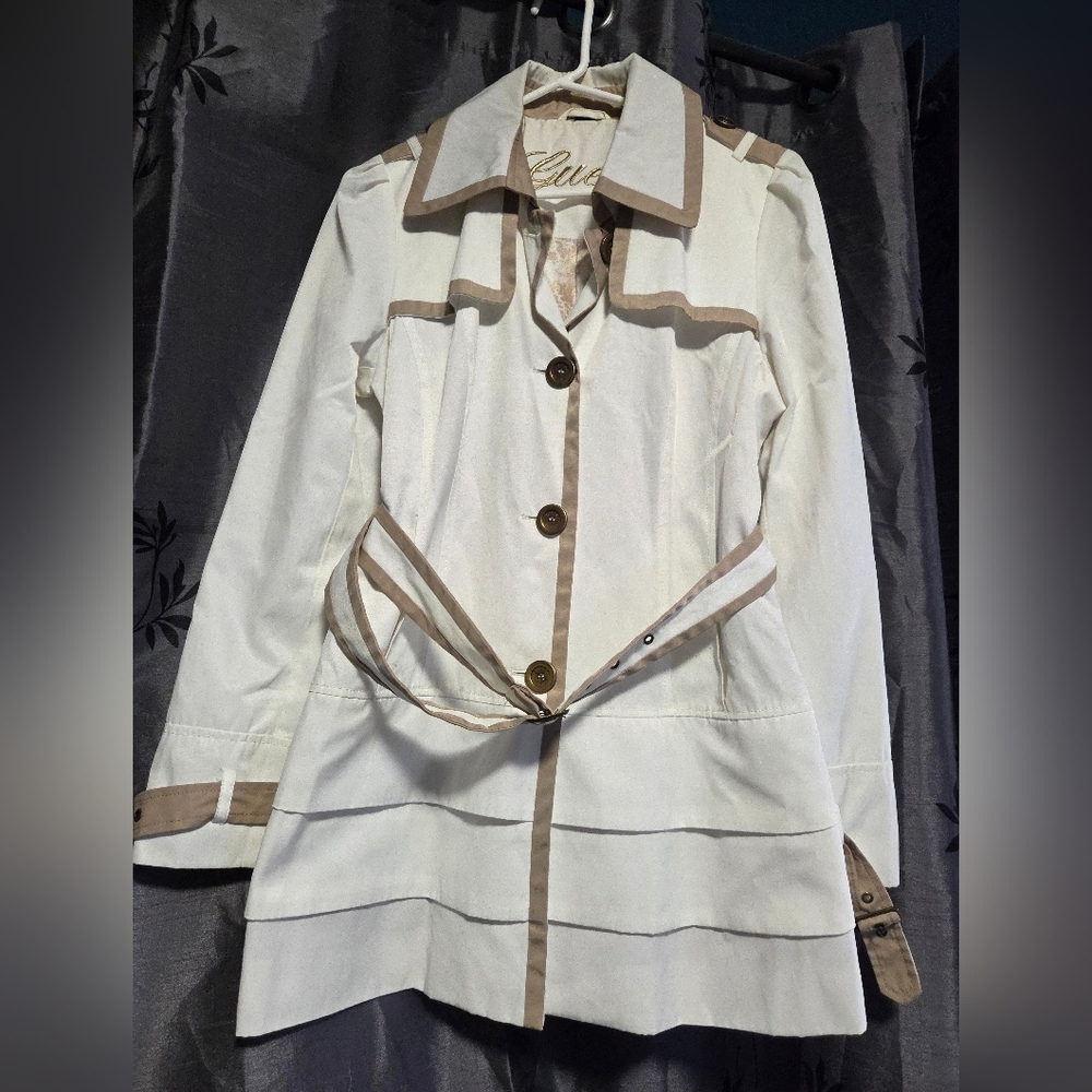 GUESS White and Tan Button-Up Jacket